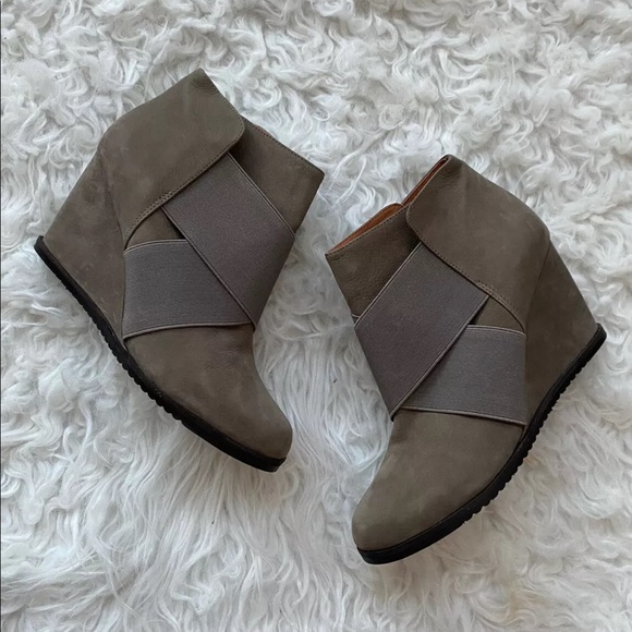 Kenneth Cole gentle souls two for Dawn wedge strap booties suede ankle boots - Picture 2 of 9